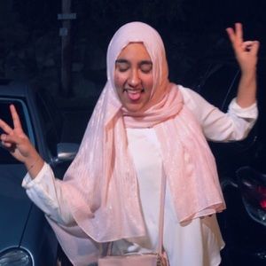 Meet your Posher, Huda